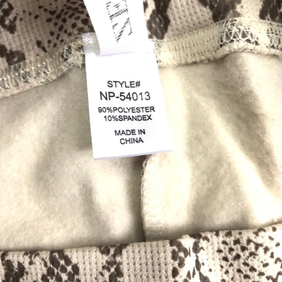 Snakeskin Print Fleece Lined Tan Mocha Zenana Leggings L/XL - Picture 5 of 6
